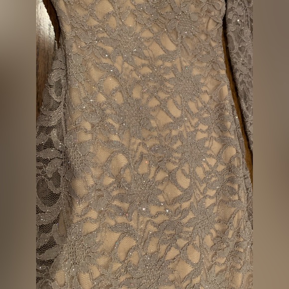 Dress - Picture 3 of 4